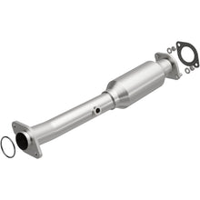 Load image into Gallery viewer, Magnaflow 05-06 Nissan Titan 5.6L Direct Fit Converter
