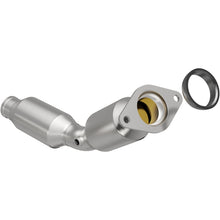 Load image into Gallery viewer, Magnaflow 12-15 Prius V L4 1.8 OEM Underbody Direct Fit Converter
