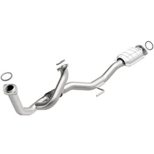 Load image into Gallery viewer, MagnaFlow Conv DF 97-98 Toyota Avalon Camry 3
