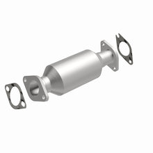 Load image into Gallery viewer, Magnaflow 11-13 Sorento 2.4L Underbody Direct Fit Converter
