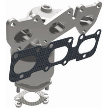 Load image into Gallery viewer, Magnaflow 07-10 Kia Sedona 3.8L California Grade CARB Compliant DF Manifold Catalytic Converter

