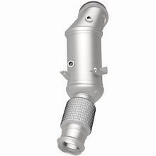 Load image into Gallery viewer, MagnaFlow 18-22 BMW 530e OEM Grade Federal / EPA Compliant Direct-Fit Catalytic Converter
