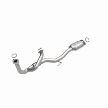 Load image into Gallery viewer, MagnaFlow Conv DF 97-98 Toyota Avalon Camry 3
