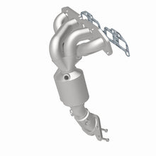 Load image into Gallery viewer, MagnaFlow OEM Grade 07-12 Nissan Sentra L4-2.5LGAS Direct Fit Federal Catalytic Converter
