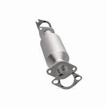 Load image into Gallery viewer, Magnaflow 11-13 Sorento 2.4L Underbody Direct Fit Converter
