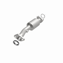 Load image into Gallery viewer, MagnaFlow 15-17 Honda Fit L4 1.5L OEM Grade Direct Fit Catalytic Converter
