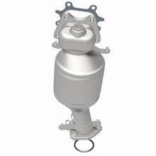 Load image into Gallery viewer, MagnaFlow Conv DF 04-07 Saturn VUE 3.5L Rear
