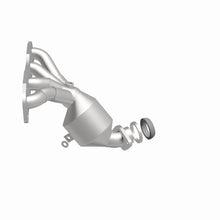 Load image into Gallery viewer, MagnaFlow Conv Direct Fit 09-14 Sentra 2.0L Manifold
