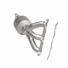 Load image into Gallery viewer, MagnaFlow Uni Catalytic Con DF 05-09 Hyundai Tucson  2.7 L P/S Manifold /05-07 Kia Truck
