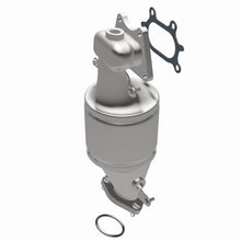 Load image into Gallery viewer, MagnaFlow Conv DF 04-07 Saturn VUE 3.5L Front
