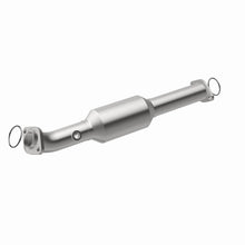 Load image into Gallery viewer, Magnaflow 05-15 Toyota Tacoma 4.0L Direct Fit Converter
