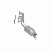 Load image into Gallery viewer, MagnaFlow Direct-Fit SS Catalytic Converter 04-06 Nissan Titan 5.6L V8 (California)
