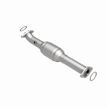 Load image into Gallery viewer, MagnaFlow Conv DF 05-09 Toyota Tacoma 4.0L P/S Rear
