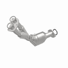 Load image into Gallery viewer, MagnaFlow Conv DF 01-04 Toyota Tacoma 2.7L
