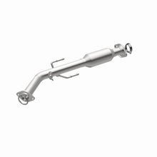 Load image into Gallery viewer, MagnaFlow Conv DF 01-03 Toyota Sienna 3.0L re
