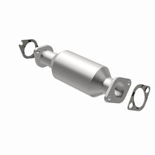 Load image into Gallery viewer, Magnaflow 11-13 Sorento 2.4L Underbody Direct Fit Converter
