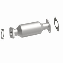 Load image into Gallery viewer, Magnaflow 11-13 Sorento 2.4L Underbody Direct Fit Converter

