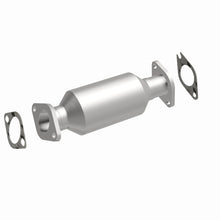 Load image into Gallery viewer, Magnaflow 11-13 Sorento 2.4L Underbody Direct Fit Converter
