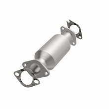 Load image into Gallery viewer, Magnaflow 11-13 Sorento 2.4L Underbody Direct Fit Converter
