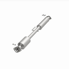 Load image into Gallery viewer, Magnaflow 14 Hyundai Sonata 2.4L Direct Fit Cat Converter
