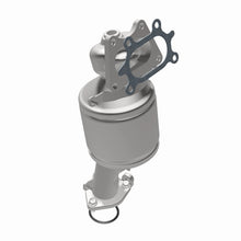 Load image into Gallery viewer, MagnaFlow Conv DF 04-07 Saturn VUE 3.5L Rear
