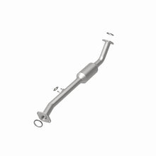 Load image into Gallery viewer, MagnaFlow Conv Direct Fit OEM 2001-2004 Toyota Sequoia Underbody
