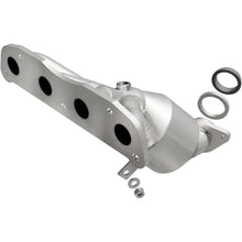 Load image into Gallery viewer, MagnaFlow Conv Direct Fit 09-14 Sentra 2.0L Manifold
