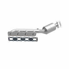 Load image into Gallery viewer, MagnaFlow Direct-Fit SS Catalytic Converter 04-06 Nissan Titan 5.6L V8 (California)
