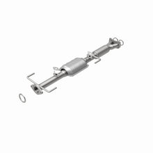 Load image into Gallery viewer, MagnaFlow Conv DF 95-96 Previa 2.4L
