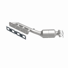 Load image into Gallery viewer, MagnaFlow Direct-Fit SS Catalytic Converter 04-06 Nissan Titan 5.6L V8 (California)
