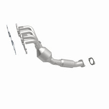 Load image into Gallery viewer, Magnaflow 05-06 Ford Focus 2.0L Direct Fit Converter
