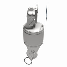 Load image into Gallery viewer, MagnaFlow Conv DF 04-07 Saturn VUE 3.5L Front
