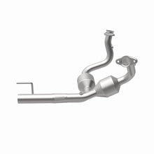 Load image into Gallery viewer, MagnaFlow Conv DF 04 Jeep Grand Cherokee 4.7L
