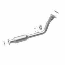 Load image into Gallery viewer, MagnaFlow Converter Direct Fit California Grade 96-98 Toyota 4Runner 2.7L
