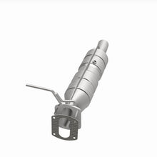 Load image into Gallery viewer, MagnaFlow 09-19 Ford F53 V10 6.8L Underbody 6.8L Direct Fit Catalytic Converter
