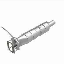 Load image into Gallery viewer, MagnaFlow 09-19 Ford F53 V10 6.8L Underbody 6.8L Direct Fit Catalytic Converter
