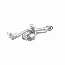 Load image into Gallery viewer, MagnaFlow Conv DF 01-03 Toyota Sienna 3.0L
