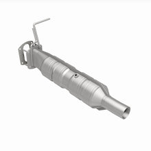 Load image into Gallery viewer, MagnaFlow 09-19 Ford F53 V10 6.8L Underbody 6.8L Direct Fit Catalytic Converter
