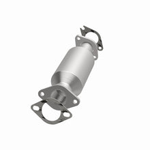 Load image into Gallery viewer, Magnaflow 11-13 Sorento 2.4L Underbody Direct Fit Converter
