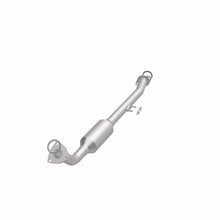 Load image into Gallery viewer, MagnaFlow Conv Direct Fit OEM 2001-2004 Toyota Sequoia Underbody
