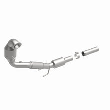 Load image into Gallery viewer, MagnaFlow Converter Direct Fit 15-17 Volkswagen Golf / GTI
