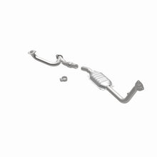 Load image into Gallery viewer, MagnaFlow Conv DF 98-02 3.5L Isuzu Trooper DS
