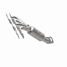 Load image into Gallery viewer, MagnaFlow Conv DF 08-09 Ford Focus 2.0L
