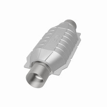Load image into Gallery viewer, MagnaFlow Conv Univ 2.5in ID Inlet/Outlet Center/Center Oval Rear
