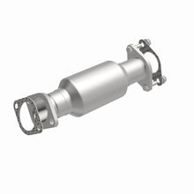 Load image into Gallery viewer, MagnaFlow Conv Direct Fit 2011 Kia Sorento 3.5 Underbody
