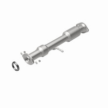 Load image into Gallery viewer, MagnaFlow Conv DF 14-15 Toyota Highlander 3.5L
