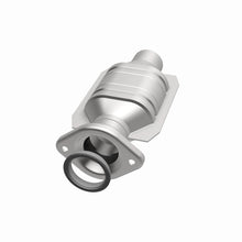 Load image into Gallery viewer, MagnaFlow Conv DF 01-03 Highlander underbody
