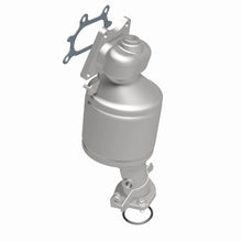 Load image into Gallery viewer, MagnaFlow Conv DF 04-07 Saturn VUE 3.5L Rear
