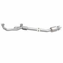 Load image into Gallery viewer, MagnaFlow 18-20 Honda Odyssey V6 3.5L OEM Underbody Single Grade Direct-Fit Catalytic Converter
