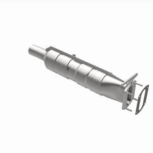 Load image into Gallery viewer, MagnaFlow 09-19 Ford F53 V10 6.8L Underbody 6.8L Direct Fit Catalytic Converter
